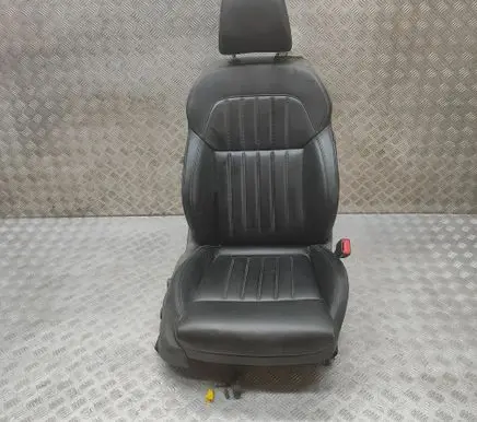 Skoda Superb B8 (3V) Front passenger seat 5N0959730 5Q4881106R