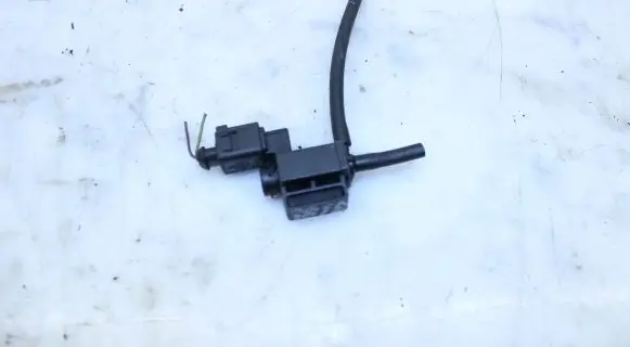 Audi A6 S6 C6 4F Turbo solenoid valve 037906283C