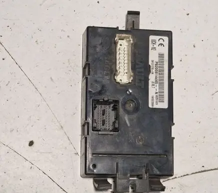 Renault Trafic II (X83) Comfort/convenience module 281212780A P8200814465 03251029