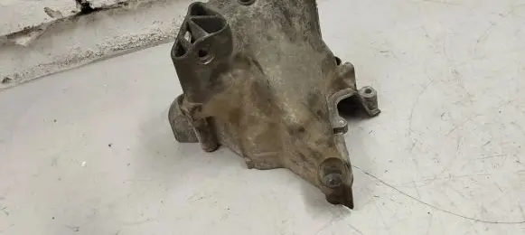 Audi Q2 - Engine mounting bracket 04c199207bh