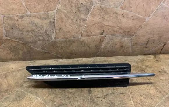 Mercedes-Benz SLK R172 Fender grill A1726900379