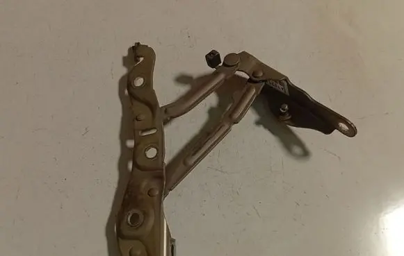 Volvo S60 Engine bonnet/hood hinges 