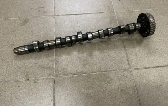 Volkswagen Crafter Camshaft 101J