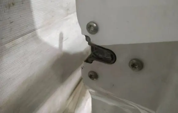Renault Trafic II (X83) Front door lock 