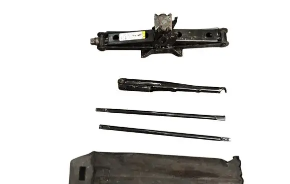 Chrysler Voyager Lift Jack 04766498AA 04772483AE