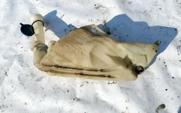 Peugeot 206 Windshield washer fluid reservoir/tank 9628747480