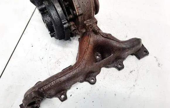 Ford Kuga I Exhaust manifold