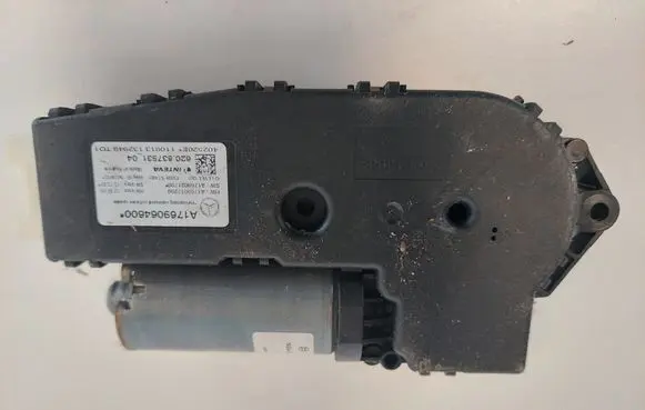 Mercedes-Benz CLA C117 X117 W117 Sunroof motor/actuator A1769064600 0390200100