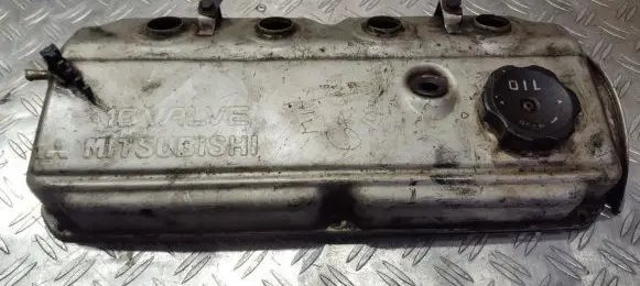 Mitsubishi Galant Rocker cam cover 
