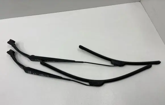 Subaru Outback Windshield/front glass wiper blade 