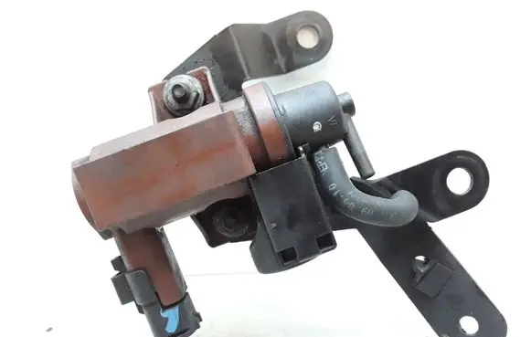 Volvo V50 Turbo solenoid valve 6G9Q9E882CA