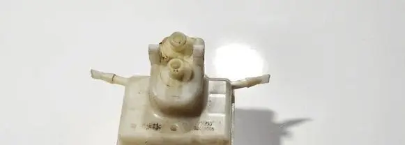 BMW X5 E70 Brake fluid reservoir 32665504