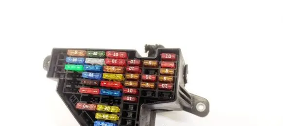 Volkswagen PASSAT B6 Fuse box set