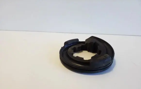 Land Rover Evoque II Rear coil spring rubber mount 