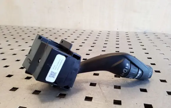 Ford Focus Wiper control stalk AV6T17A553AC