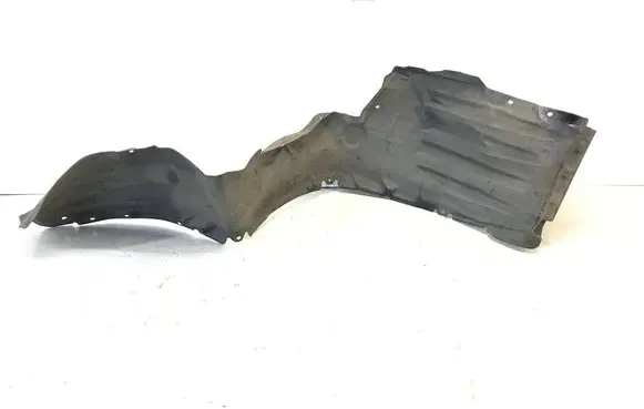 Front wheel arch liner splash guards