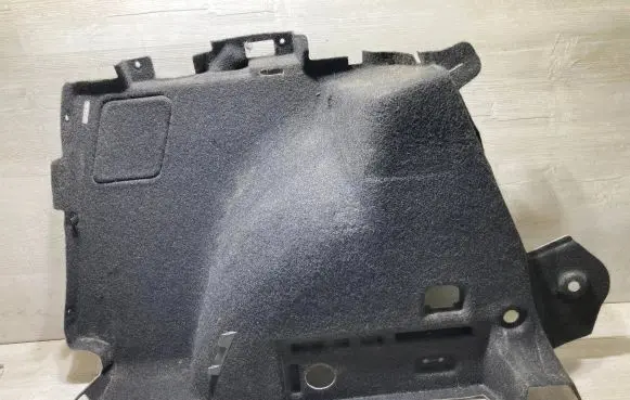 Trunk/boot side trim panel