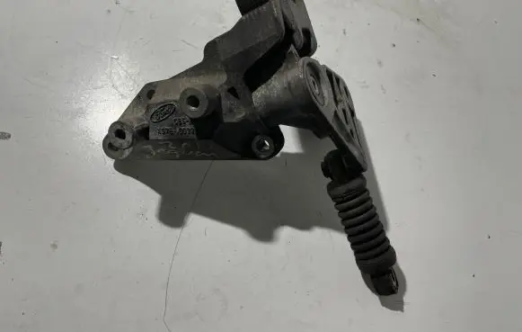Jaguar XJ X351 Engine mounting bracket C65ZA