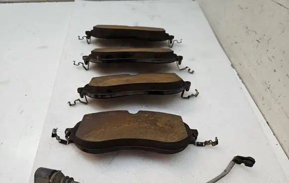 Volkswagen ID. Buzz Brake pads (front) 1EA615116G M025303 0204N18838