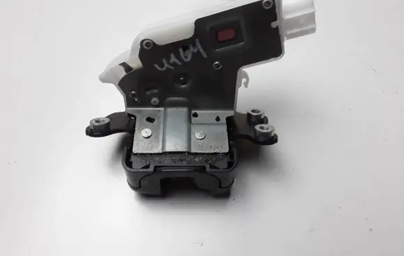 Loading door lock