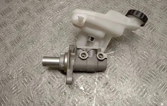 Peugeot 5008 II Master brake cylinder 9807687080 0204821216