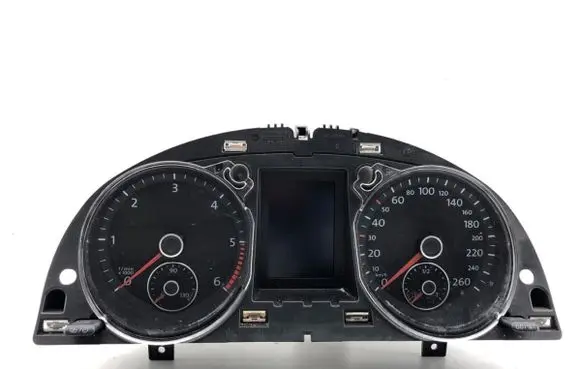 Volkswagen PASSAT B7 Speedometer (instrument cluster) 3AA920870P