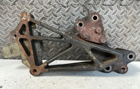 Volkswagen Sharan Engine mounting bracket 7M0199308B 95VW6037BB