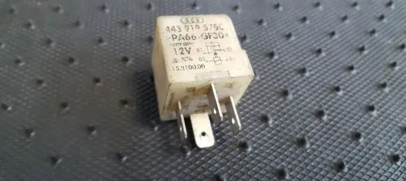Volkswagen PASSAT B5.5 Other relay 443919578C 15.2100.00