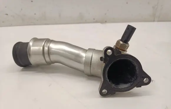 Audi A6 S6 C8 4K EGR valve line/pipe/hose 05L131525A