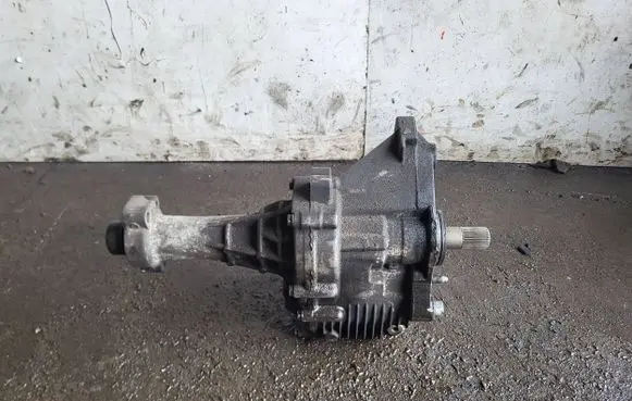 Gearbox transfer box case