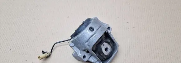 Porsche Macan (95B) Engine mount bracket 8R0199381
