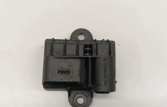 Mercedes-Benz C W205 Glow plug pre-heat relay A6519003103