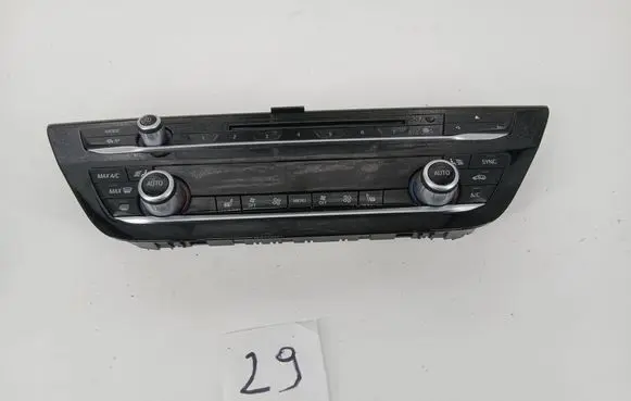 BMW 5 G30 G31 G38 Climate control unit 6834435