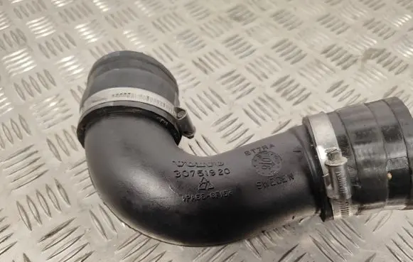 Volvo XC70 Intercooler hose/pipe 30751920