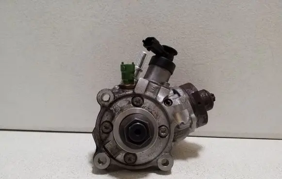 Land Rover Evoque II Fuel injection high pressure pump 0445011532 M4D39B395AB