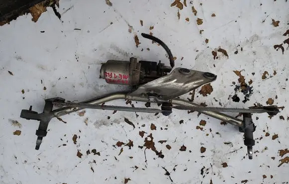 Ford Connect Front wiper linkage and motor 17508