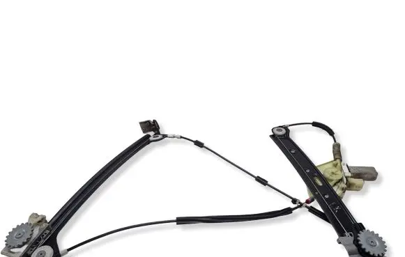 BMW 1 E82 E88 Front door window regulator with motor 7286141