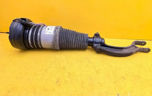 Porsche Macan (95B) Front air suspension shock absorber 95B616039B 30861640