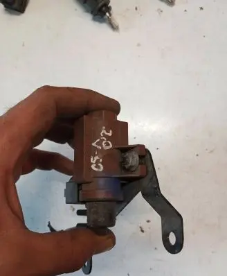 Volvo V50 Turbo solenoid valve 6G909E882CA