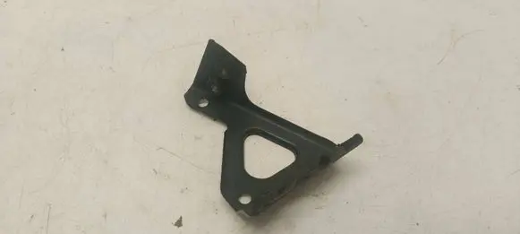 Volkswagen Tiguan Fender mounting bracket 5N0821135