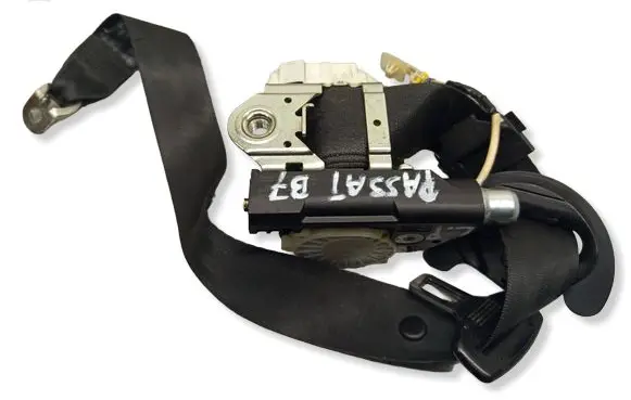Volkswagen PASSAT B7 Front seatbelt 3C1857705P YD41900512W 34077659