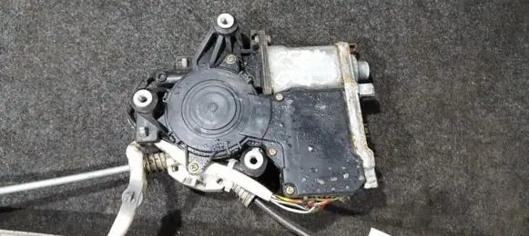 Peugeot 206 Rear door window regulator motor