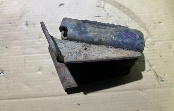 Iveco Daily 35 - 40.10 Engine mount vacuum valve 