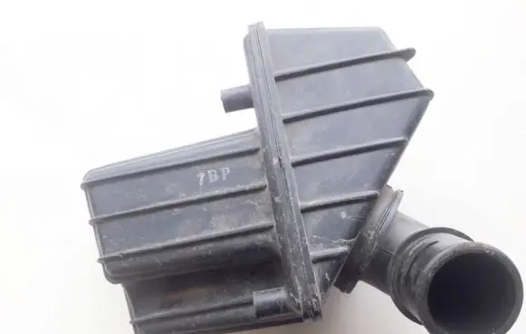 Intake resonator