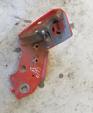Radiator mount bracket