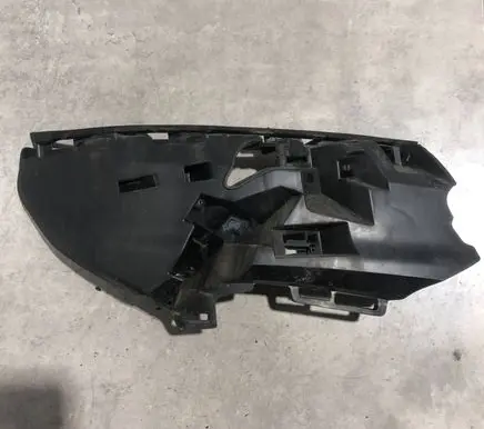 Front bumper mounting bracket
