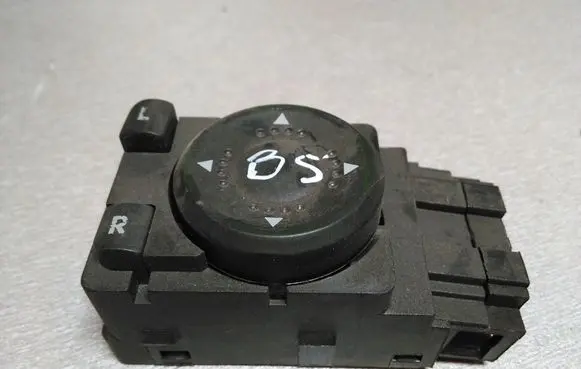 Volkswagen PASSAT B5 Wing mirror switch 3B1959565