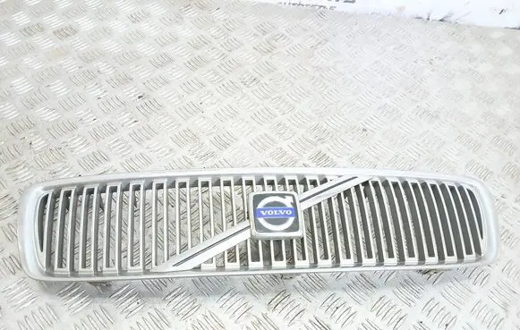 Volvo V70 Front bumper upper radiator grill 9190385