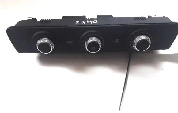 Audi A3 S3 8V Air conditioner control unit module 8V0820047D