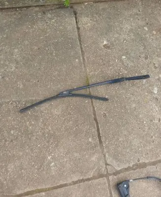 Mercedes-Benz C W203 Front wiper blade arm A2038202544 A203822744